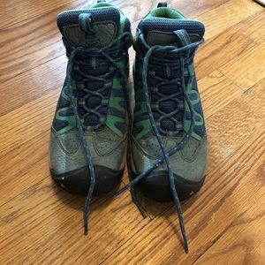 Keen hiking shoes